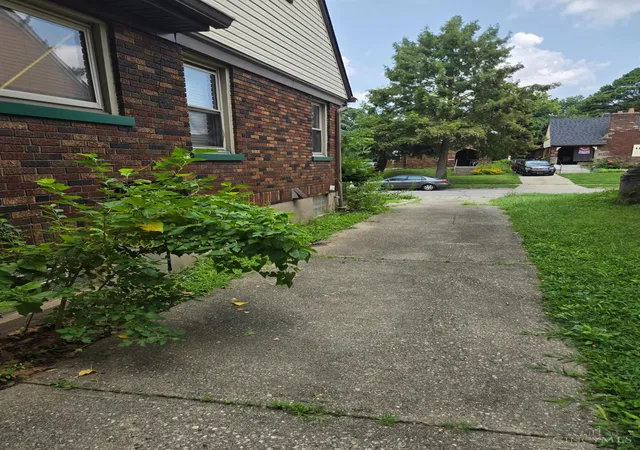 Photo 3 of Single family home for sale at 1959 Andina Ave, Cincinnati, OH 45237 | MLS# 1890382 | Listing updated on 2026-08-26