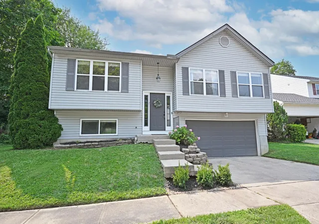 Photo 2 of Sale Pending at 1845 Coralberry Ct, Cincinnati, OH 45230 | MLS# 1890392 | Listing updated on 2026-08-18