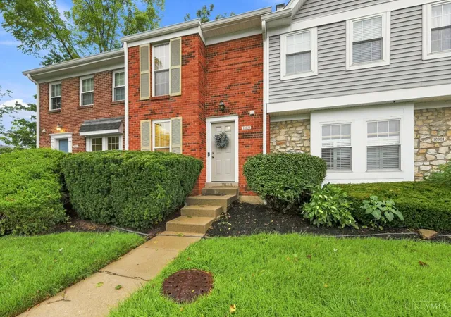 Photo 2 of Sale Pending at 10879 Lakehurst Ct, Sycamore Twp, OH 45242 | MLS# 1889696 | Listing updated on 2026-08-26