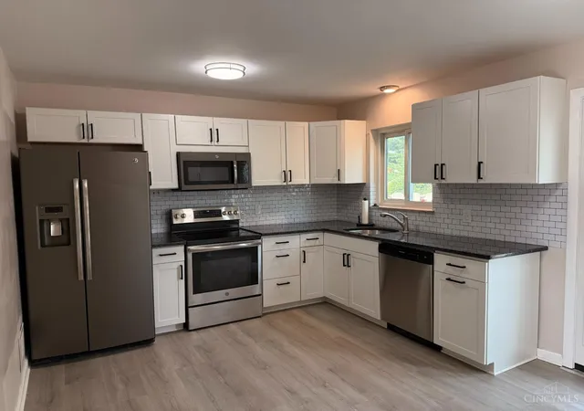 Photo 3 of Single family home for sale at 3492 Moonridge Dr, Cincinnati, OH 45248 | MLS# 1890405 | Listing updated on 2026-08-26