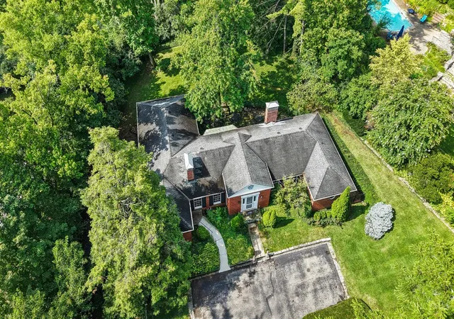 3rd image of 155 Magnolia Ave, Glendale, OH 45246 | MLS# 1890257