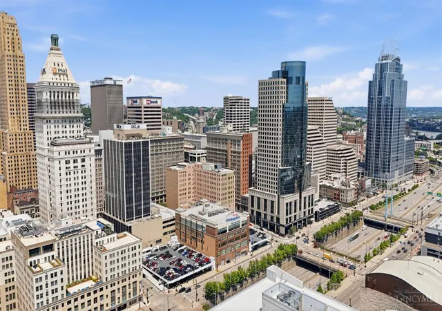 Photo 4 of Sale Pending at 15 W 4th Street #202, Cincinnati, OH 45202 | MLS# 1888529 | Listing updated on 2026-08-18