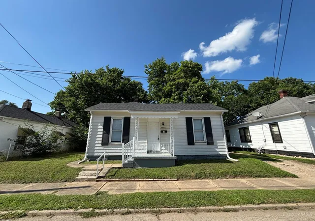 2nd image of 2015 Howard Ave, Middletown, OH 45044 | MLS# 1890395