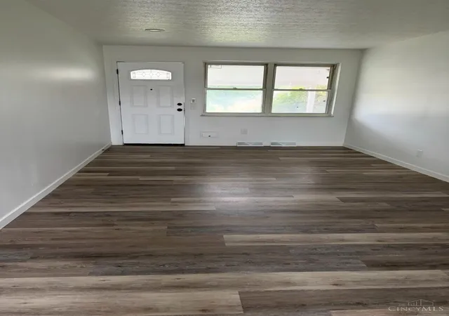 Photo 3 of Sale Pending at 5337 Delhill Dr, Cincinnati, OH 45238 | MLS# 1887072 | Listing updated on 2026-08-21