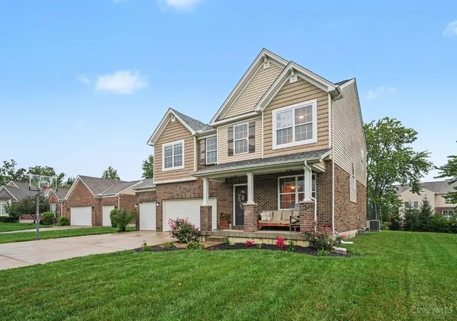 Photo 2 of Single family home for sale at 7042 Woodberry Dr, Fairfield Twp, OH 45011 | MLS# 1890067 | Listing updated on 2026-09-18