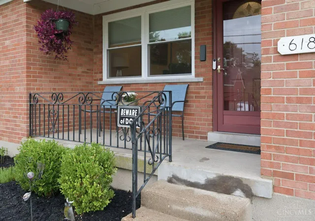 Photo 3 of Sale Pending at 618 Ivyhill Dr, Delhi Twp, OH 45238 | MLS# 1890420 | Listing updated on 2026-09-02
