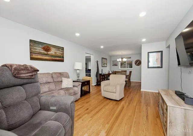 Photo 4 of Sale Pending at 618 Ivyhill Dr, Delhi Twp, OH 45238 | MLS# 1890420 | Listing updated on 2026-09-02