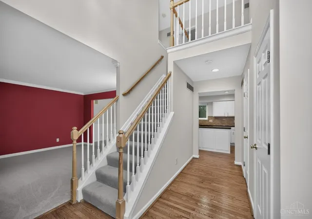 Photo 3 of Sale Pending at 10203 Meadowknoll Dr, Symmes Twp, OH 45140 | MLS# 1890406 | Listing updated on 2026-09-03