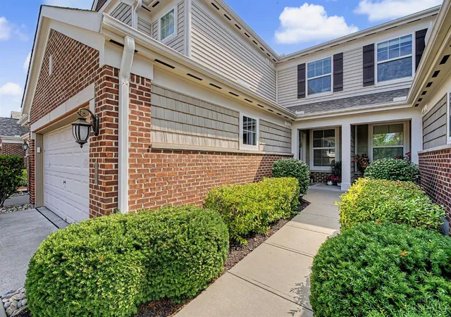 2nd image of 1316 Ironwood Dr, Turtle Creek Twp, OH 45036 | MLS# 1890277