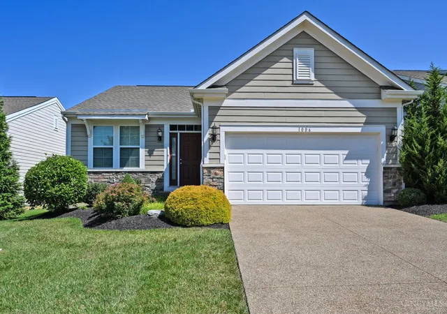 Single family home for sale at 1006 Chatham Ln, Pierce Twp, OH 45245 | MLS# 1890416