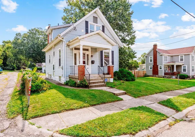Photo 3 of Sale Pending at 7424 Joseph St, Cincinnati, OH 45231 | MLS# 1890483 | Listing updated on 2026-08-16