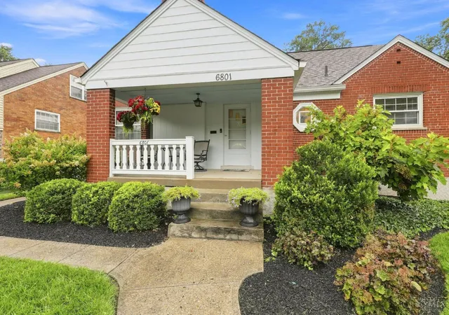 Photo 3 of Sale Pending at 6801 Greenfield Dr, Springfield Twp., OH 45224 | MLS# 1890397 | Listing updated on 2026-08-17