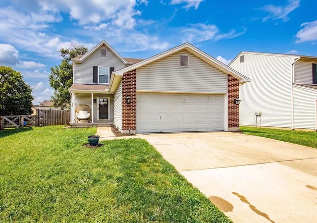 Photo 2 of Single family home for sale at 933 Marcia Dr, Trenton, OH 45067 | MLS# 1890489 | Listing updated on 2026-09-14