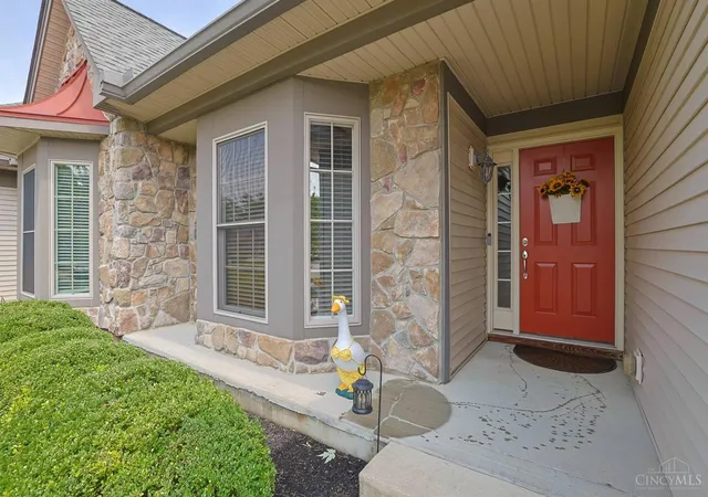 Photo 3 of Single family home for sale at 1704 Harmon Dr, Wyoming, OH 45215 | MLS# 1890495 | Listing updated on 2026-09-15