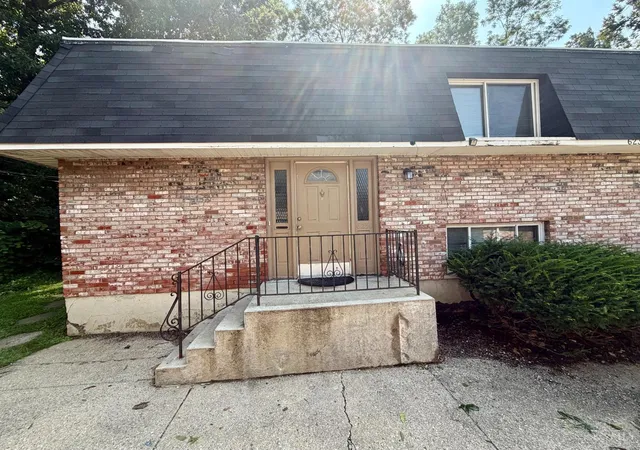 1st image of 6230 Ridgeacres Dr #J1, Golf Manor, OH 45237 | MLS# 1890503