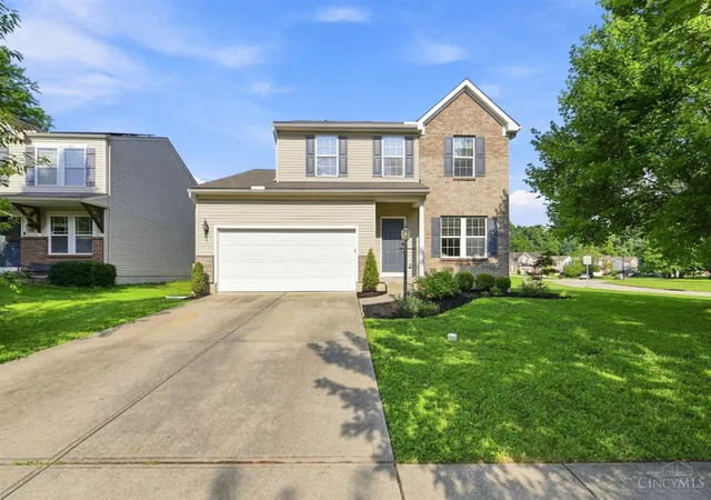 Photo 1 of Sale Pending at 4 Ashwood Pl, Pierce Twp, OH 45102 | MLS# 1890506 | Listing updated on 2026-09-04
