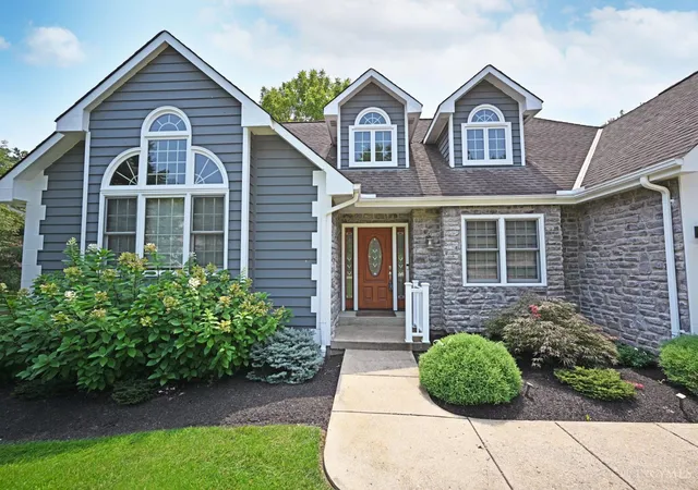 Photo 3 of Sale Pending at 8405 Toddcreek Cir, West Chester, OH 45069 | MLS# 1890413 | Listing updated on 2026-09-06