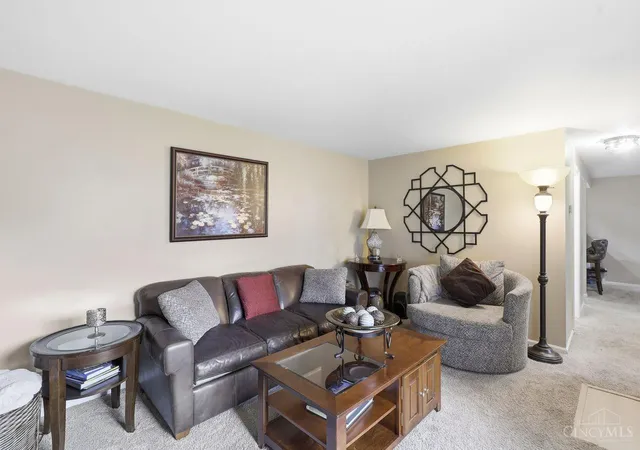 Listing Photo 4 - Condo for sale in building located at 5569 Hummock Rd, Dayton, OH 45426