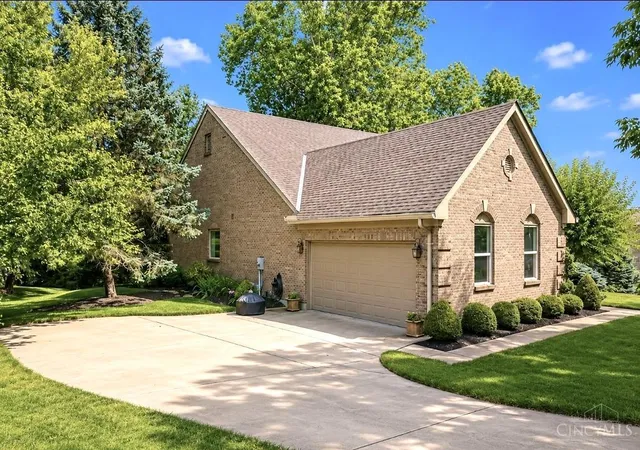 Photo 3 of Sale Pending at 1658 St John Pl, Union Twp, OH 45034 | MLS# 1890531 | Listing updated on 2026-08-17