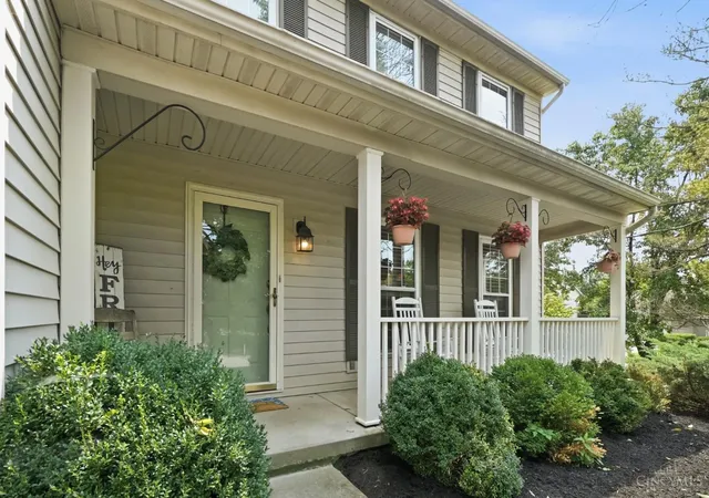 Photo 3 of Sale Pending at 1574 Garfield Park Blvd, Lebanon, OH 45036 | MLS# 1890528 | Listing updated on 2026-08-18