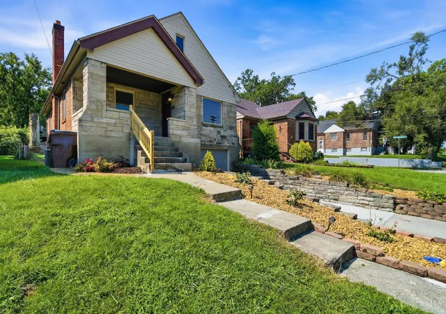 Photo 1 of Single family home for sale at 2541 Losantiville Ave, Golf Manor, OH 45237 | MLS# 1890557 | Listing updated on 2026-09-17
