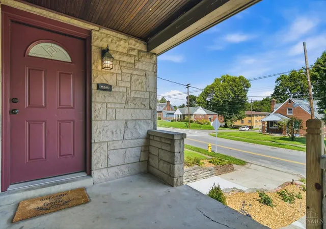 Photo 3 of Single family home for sale at 2541 Losantiville Ave, Golf Manor, OH 45237 | MLS# 1890557 | Listing updated on 2026-09-17