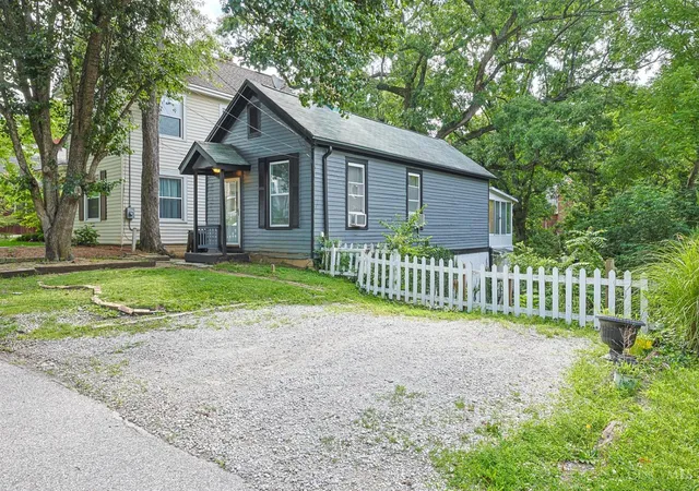 2nd image of 558 Missouri Ave, Cincinnati, OH 45226 | MLS# 1890578