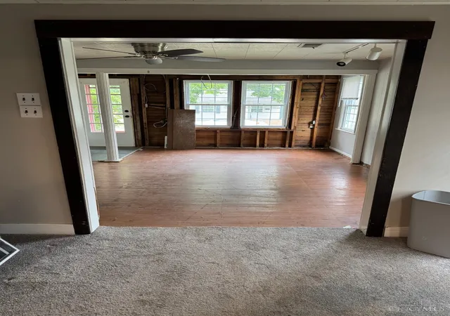Photo 3 of Sale Pending at 15 W Withrow St, Oxford, OH 45056 | MLS# 1890572 | Listing updated on 2026-09-29