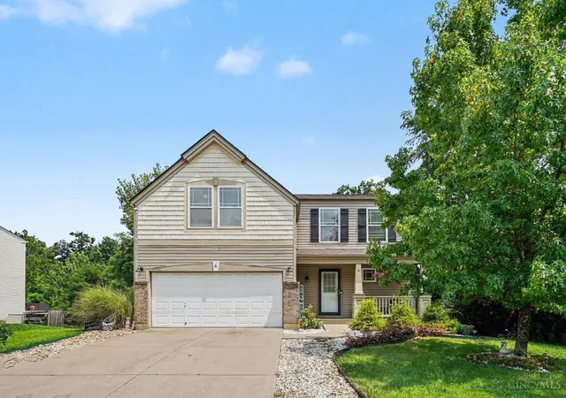 Photo 2 of Sale Pending at 4 Shady Crk Ln, Batavia Twp, OH 45102 | MLS# 1890575 | Listing updated on 2026-08-26