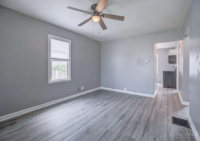3rd image of 1081 Weller Ave, Hamilton, OH 45015 | MLS# 1890556
