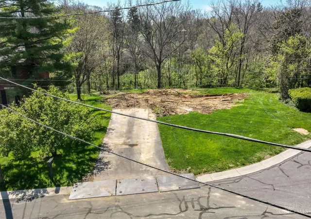 Photo 4 of Single family home for sale at 8800 Sandymar Dr, Sycamore Twp, OH 45242 | MLS# 1890576 | Listing updated on 2026-08-14