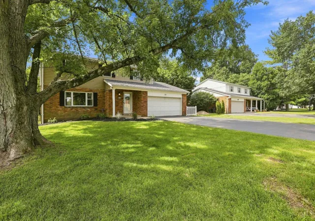 Photo 2 of Sale Pending at 7975 Pfeiffer Rd, Montgomery, OH 45242 | MLS# 1890526 | Listing updated on 2026-08-21