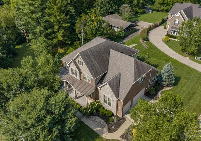 Photo 2 of Single family home for sale at 8925 Kenwood Rd, Blue Ash, OH 45242 | MLS# 1888601 | Listing updated on 2026-08-17