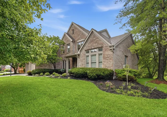 Photo 2 of Single family home for sale at 244 Glen Lake Rd, Loveland, OH 45140 | MLS# 1890494 | Listing updated on 2026-09-11