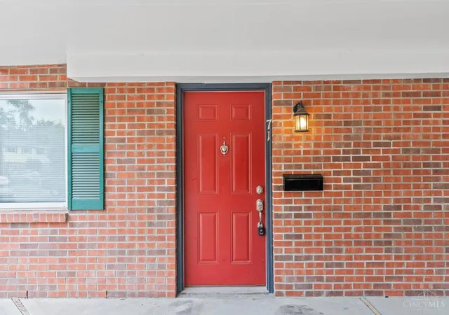 Listing Photo 5 - Condo for sale in building located at 7752 Montgomery Rd, Cincinnati, OH 45236 - Unit #71