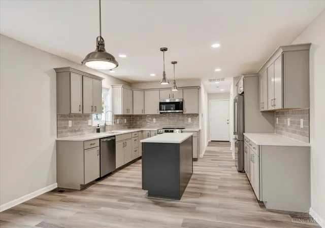 Photo 3 of Sale Pending at 1104 E Paint St, Washington Court Hous, OH 43160 | MLS# 1890617 | Listing updated on 2026-08-30