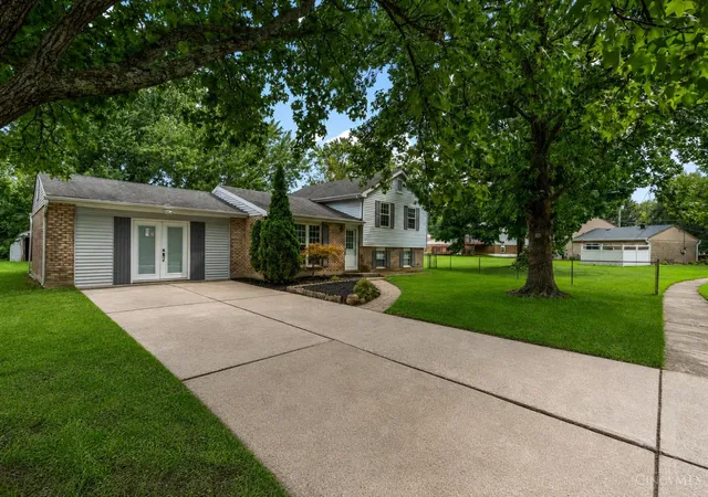 Photo 2 of Sale Pending at 675 Woodgate Rd, Union Twp, OH 45244 | MLS# 1890613 | Listing updated on 2026-09-15