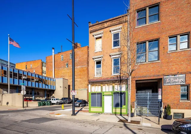 2nd image of 414 Central Ave, Cincinnati, OH 45202