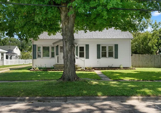 Photo 1 of Sale Pending at 125 W Fancy St, Blanchester, OH 45107 | MLS# 1890454 | Listing updated on 2026-08-18