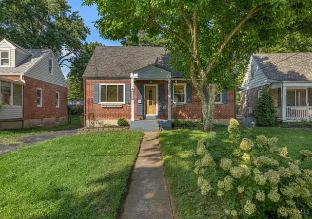2nd image of 2582 Bonnie Dr, Cincinnati, OH 45230 | MLS# 1890046