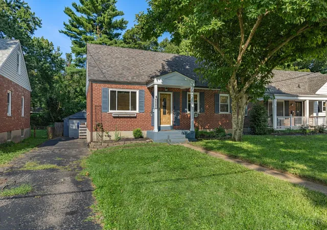 3rd image of 2582 Bonnie Dr, Cincinnati, OH 45230 | MLS# 1890046