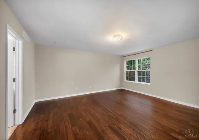 Photo 4 of Sale Pending at 3346 Babson Ct, Middletown, OH 45005 | MLS# 1890532 | Listing updated on 2026-10-03