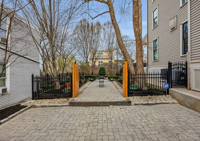 2nd image of 1126 Fuller St, Cincinnati, OH 45202 | MLS# 1890222