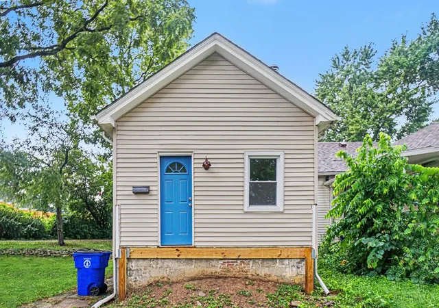1st image of 639 S Mckinley Ave, Hamilton, OH 45013 | MLS# 1890681