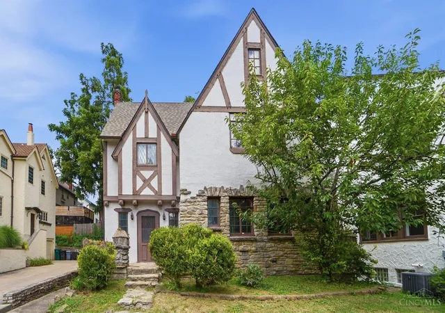 1st image of 2956 Linwood Ave, Cincinnati, OH 45208 | MLS# 1888925