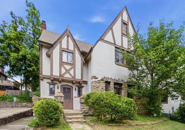 2nd image of 2956 Linwood Ave, Cincinnati, OH 45208 | MLS# 1888925