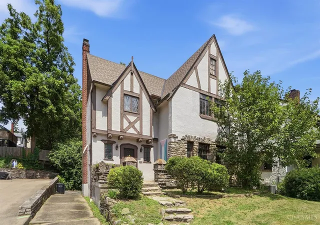 4th image of 2956 Linwood Ave, Cincinnati, OH 45208 | MLS# 1888925