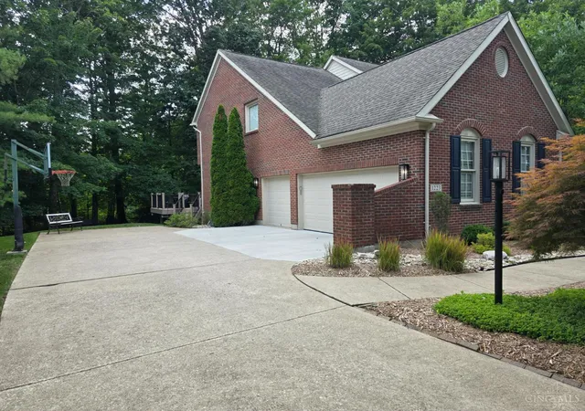 Photo 2 of Sale Pending at 1223 Ridgewood Dr, Loveland, OH 45140 | MLS# 1890688 | Listing updated on 2026-08-25