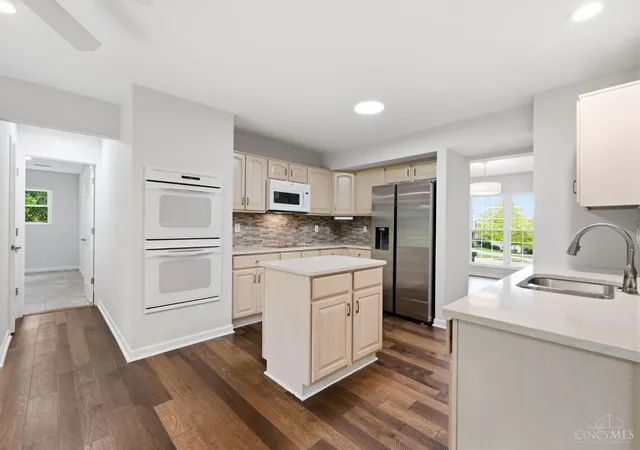 3rd image of 12100 Deer Chase Dr, Springfield Twp., OH 45240 | MLS# 1890666