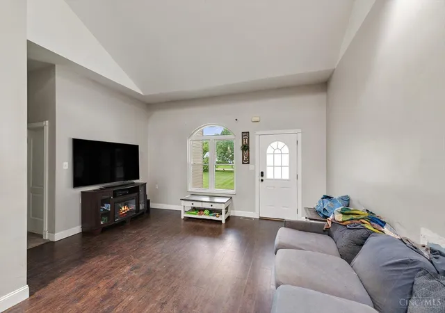 Photo 3 of Single family home for sale at 277 Symmes Rd, Fairfield, OH 45014 | MLS# 1890703 | Listing updated on 2026-08-17
